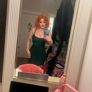 You know what they say about redheads in green ;)