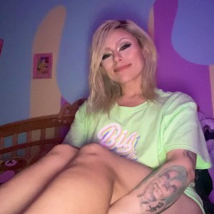 Big Eyes, Big Legs - Sugar Babe