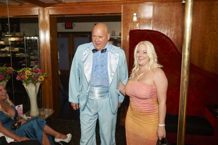 DennisHof_BdayParty_002.jpg