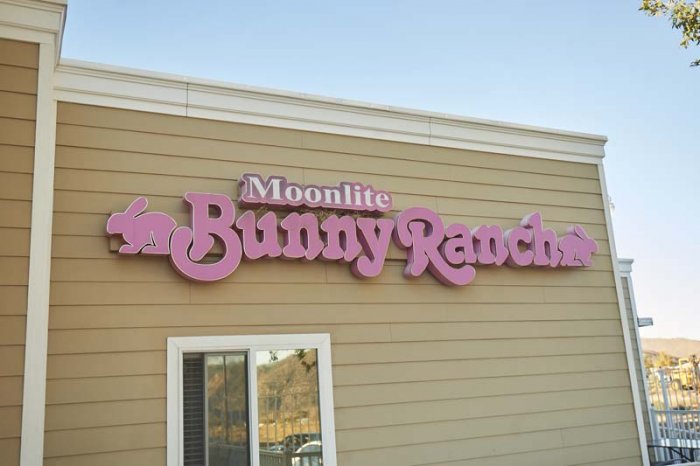 DennisHof_BdayParty_015.jpg