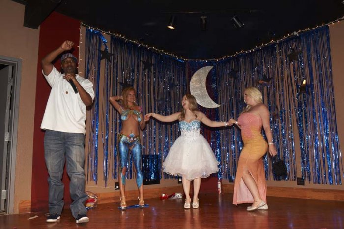 DennisHof_BdayParty_452.jpg