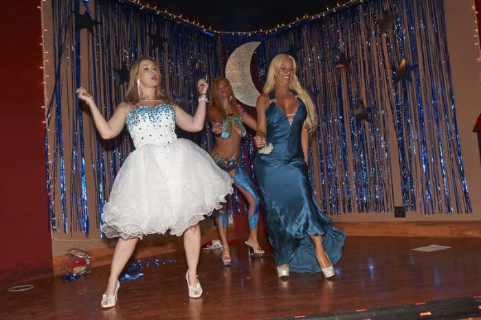 DennisHof_BdayParty_514.jpg