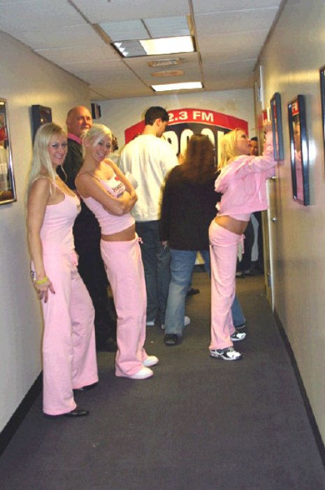 Dennis_at_Howards_last_show_04.jpg
