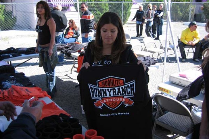 Laura_Street_Vibrations_09_24_2005.jpg